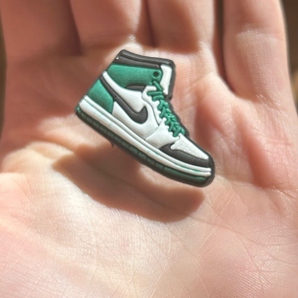 Green White & Black Jordan Croc Charm 5/14$ - Picture 3 of 3